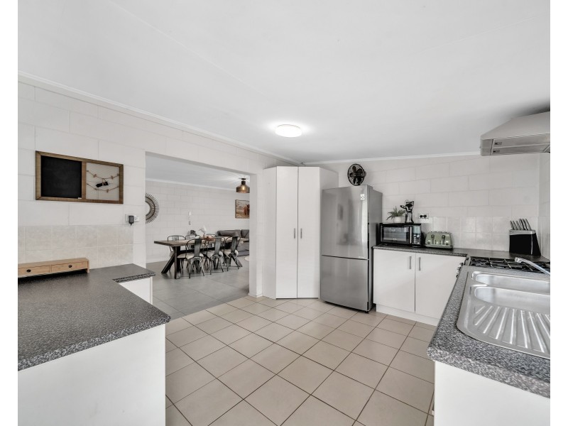 1/12 Valmadre Street, Caravonica QLD 4878