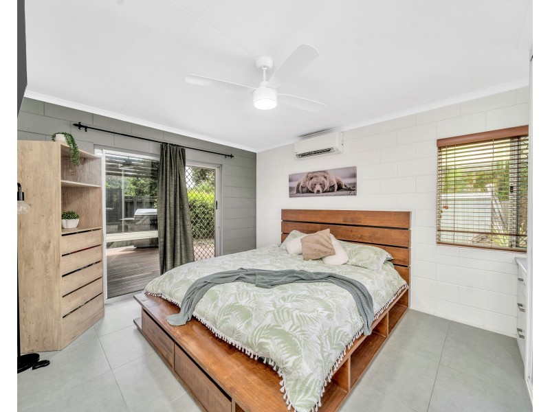 1/12 Valmadre Street, Caravonica QLD 4878