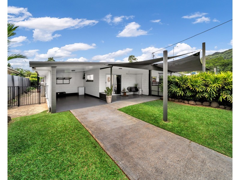 1/12 Valmadre Street, Caravonica QLD 4878