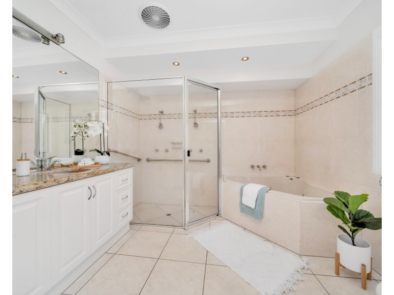 16  Greenock Way, Brinsmead QLD 4870