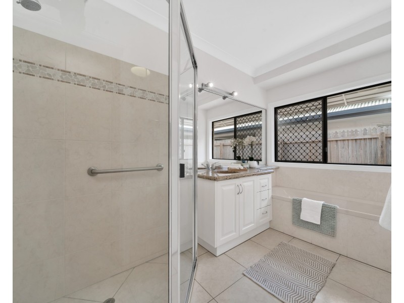 16  Greenock Way, Brinsmead QLD 4870