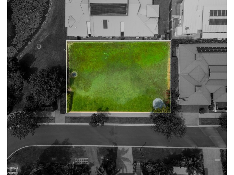 52 Cascade Boulevard, Palm Cove QLD 4879