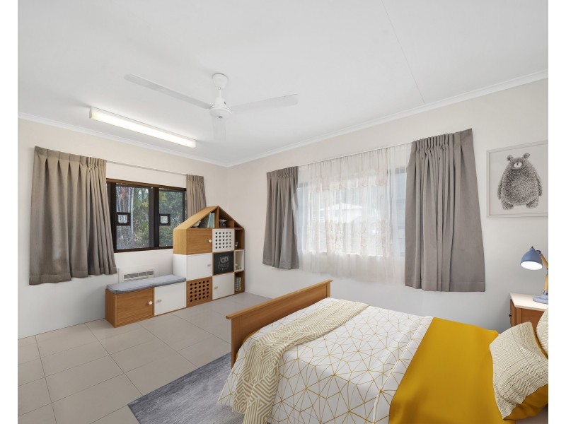 9 Deanna Street, Woree QLD 4868
