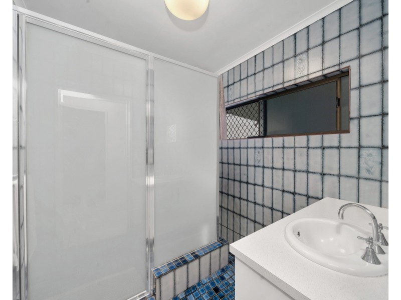 9 Deanna Street, Woree QLD 4868