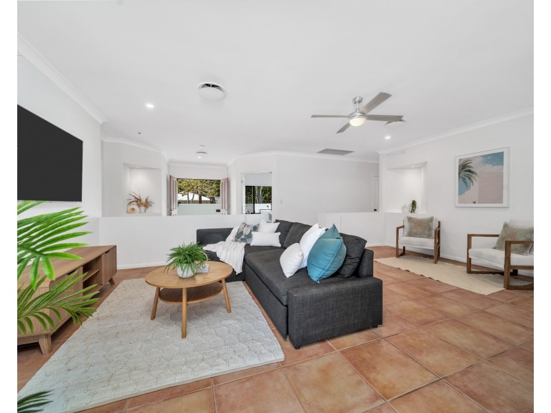 16 Moore Road, Kewarra Beach QLD 4879