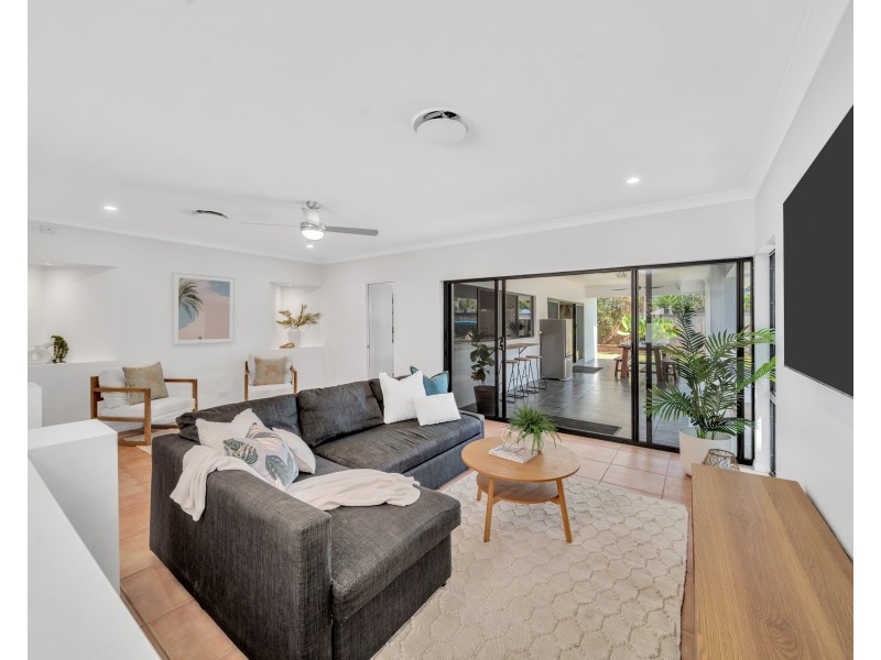 16 Moore Road, Kewarra Beach QLD 4879