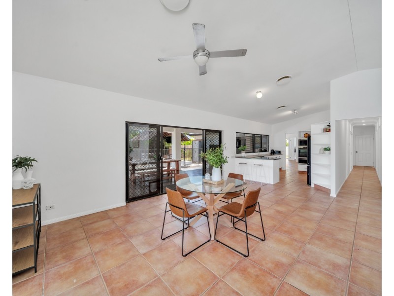 16 Moore Road, Kewarra Beach QLD 4879