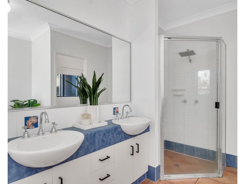 16 Moore Road, Kewarra Beach QLD 4879
