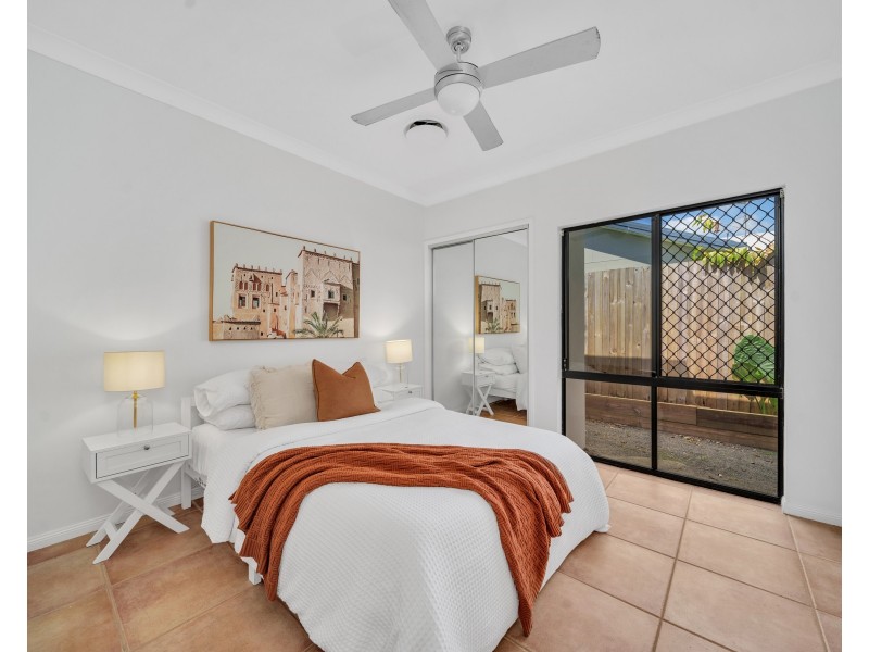 16 Moore Road, Kewarra Beach QLD 4879