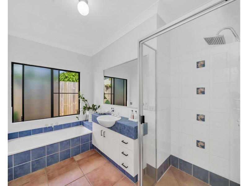 16 Moore Road, Kewarra Beach QLD 4879