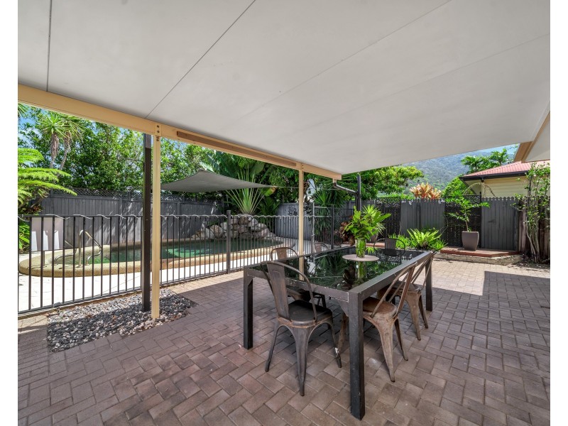 3 Village Terrace, Redlynch QLD 4870
