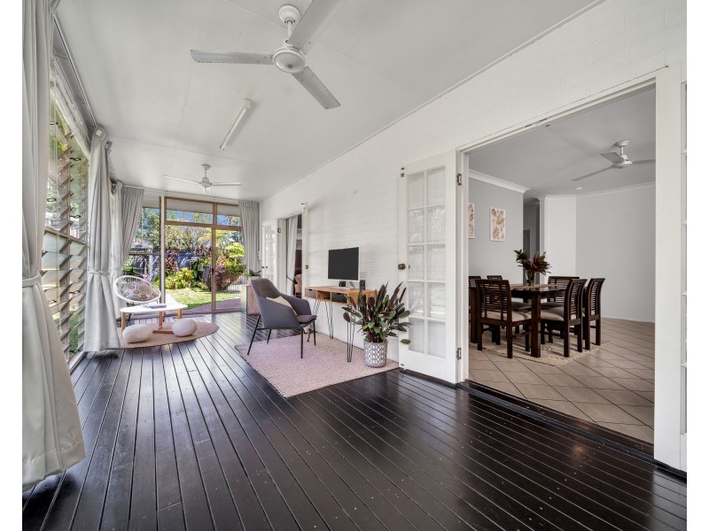 3 Village Terrace, Redlynch QLD 4870