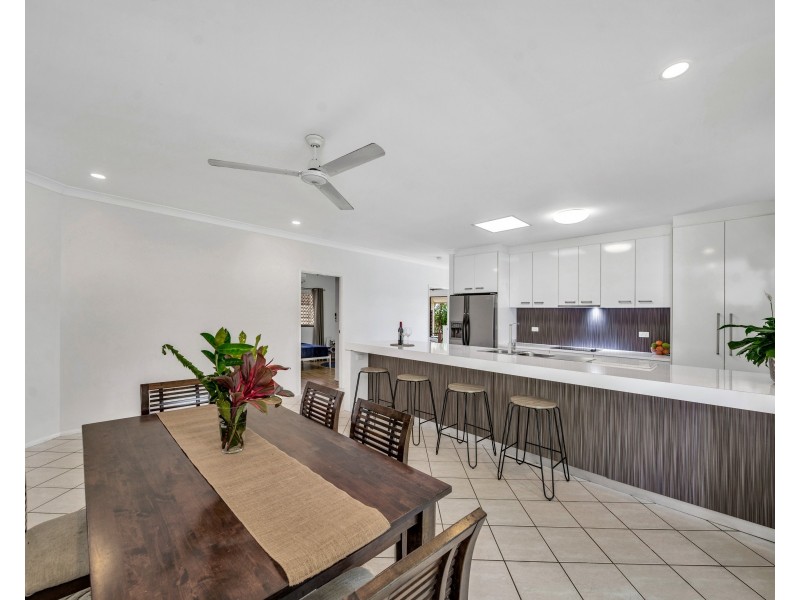 3 Village Terrace, Redlynch QLD 4870