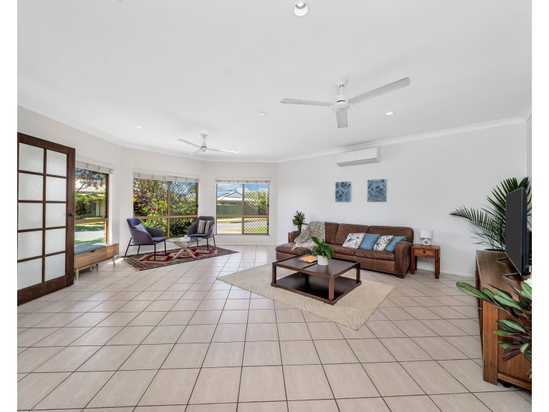 3 Village Terrace, Redlynch QLD 4870