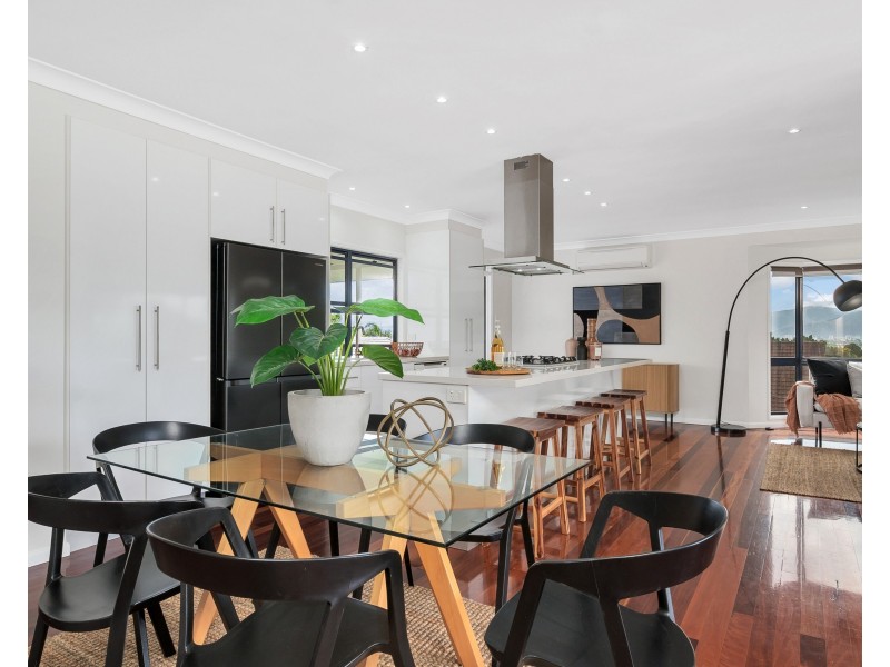 4 Rosemont Court, Mooroobool QLD 4870