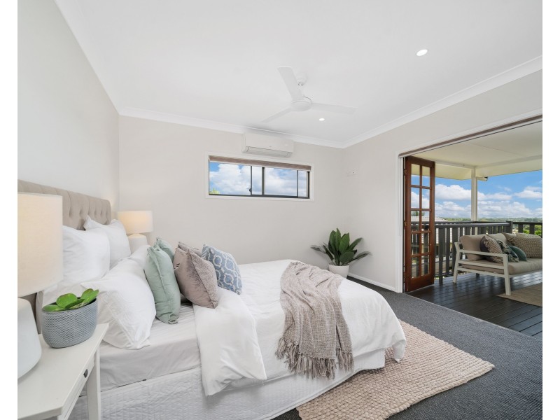 4 Rosemont Court, Mooroobool QLD 4870