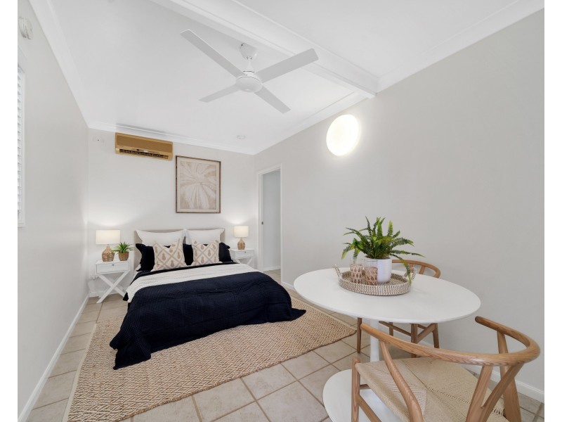 4 Rosemont Court, Mooroobool QLD 4870