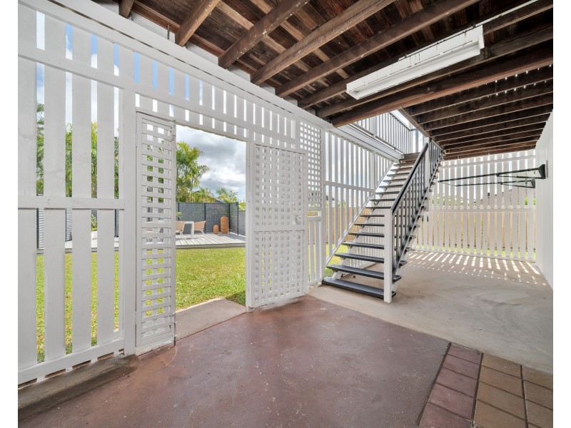 4 Rosemont Court, Mooroobool QLD 4870