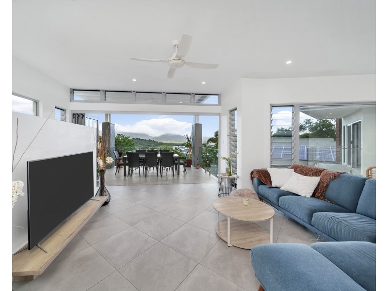 7 Tarwhine Close, Kanimbla QLD 4870