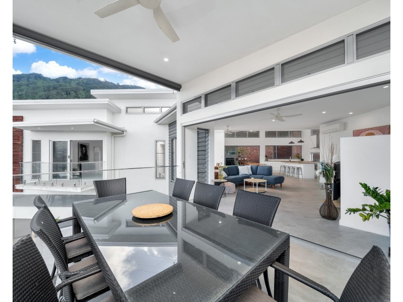 7 Tarwhine Close, Kanimbla QLD 4870