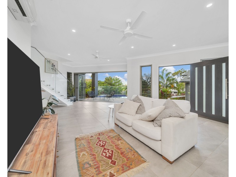 7 Tarwhine Close, Kanimbla QLD 4870