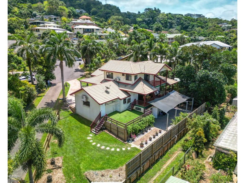 2 Rockton Place, Mooroobool QLD 4870