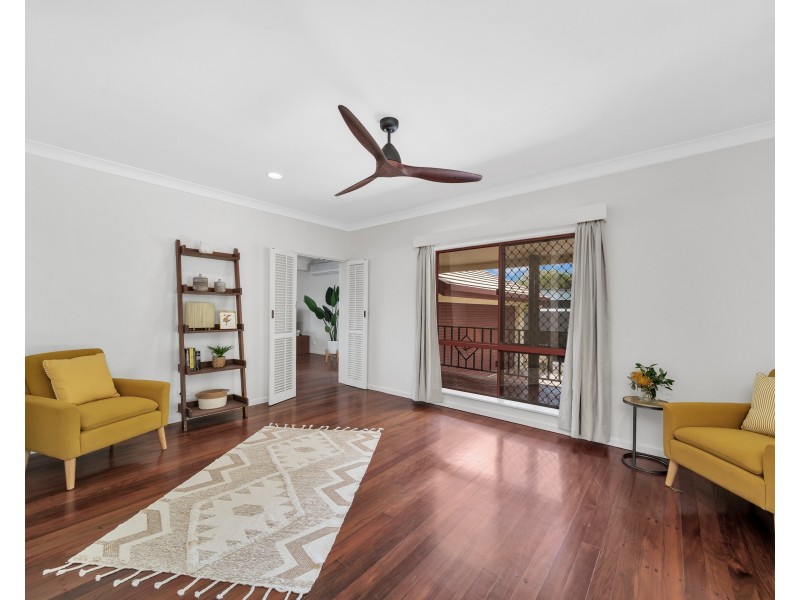 2 Rockton Place, Mooroobool QLD 4870