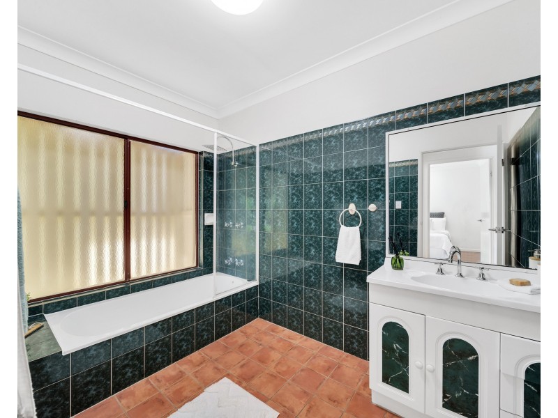 2 Rockton Place, Mooroobool QLD 4870