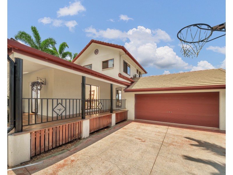 2 Rockton Place, Mooroobool QLD 4870