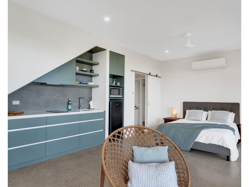 23 Knott Court, Whitfield QLD 4870
