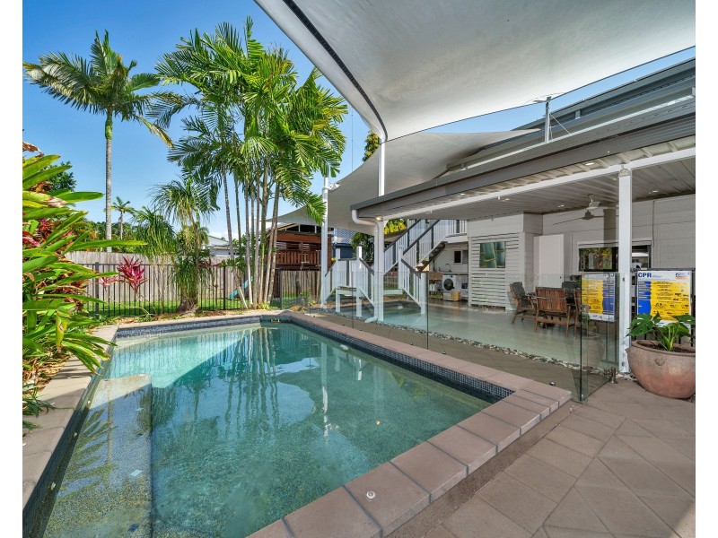 6 Chaplain Avenue, Manunda QLD 4870