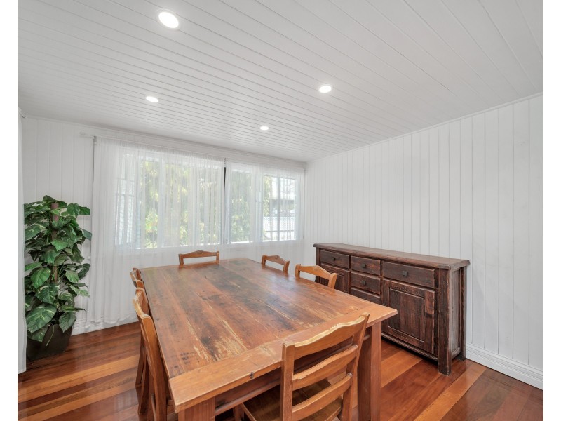 6 Chaplain Avenue, Manunda QLD 4870