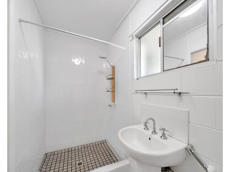 6 Chaplain Avenue, Manunda QLD 4870