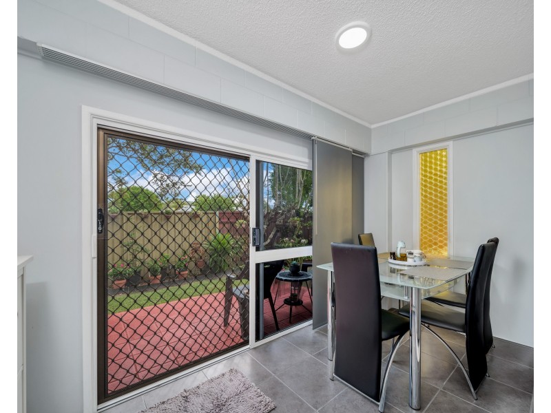 2/15 Pioneer Street, Manoora QLD 4870