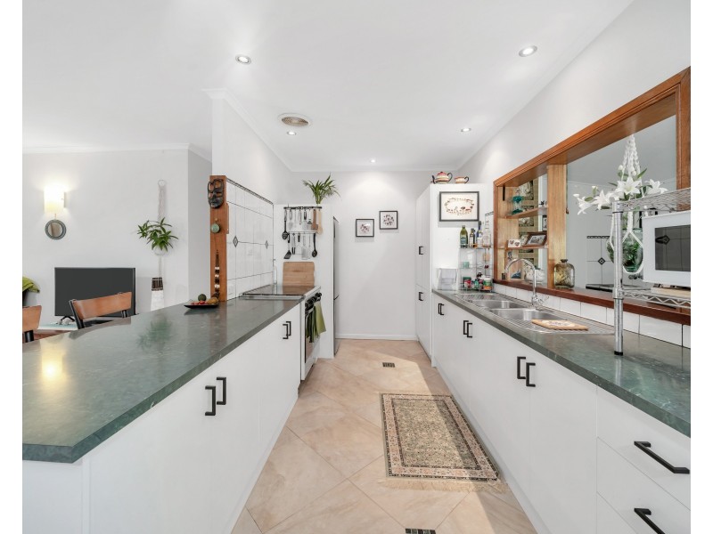 19 Caribbean Street, Holloways Beach QLD 4878