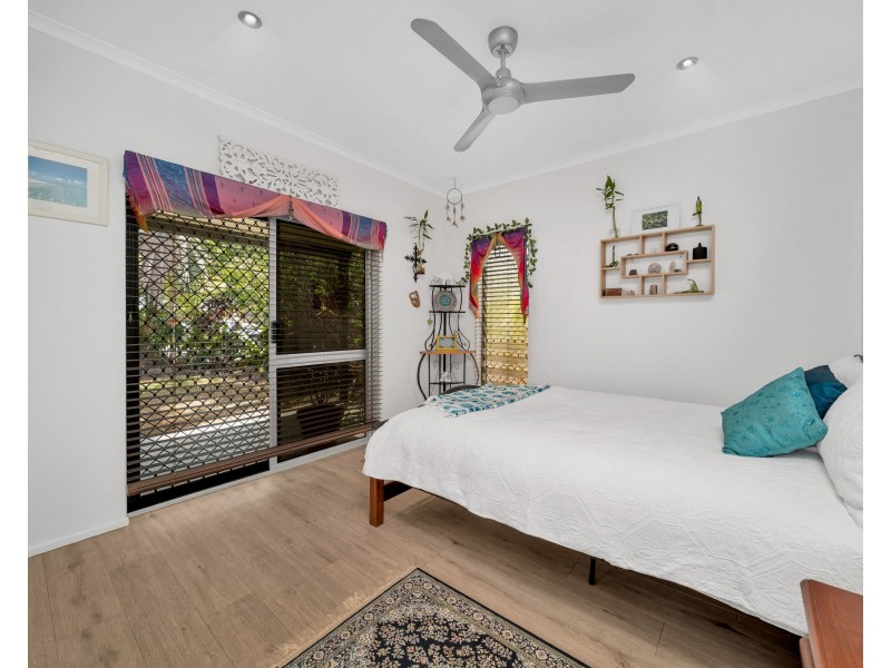 19 Caribbean Street, Holloways Beach QLD 4878