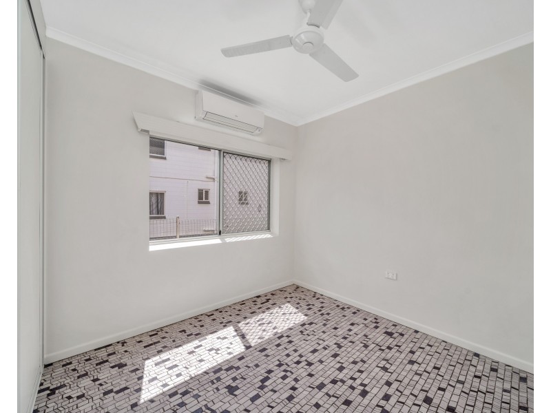 1/15 Girralong Street, Woree QLD 4868