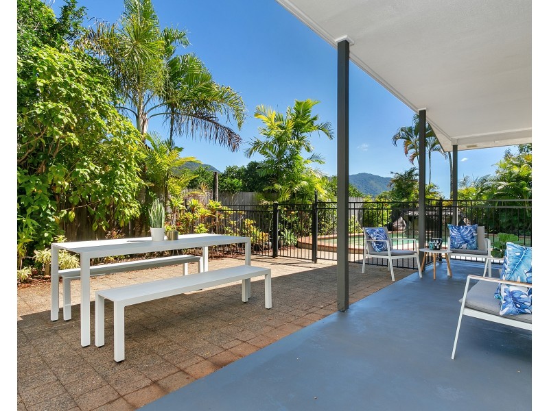 8 Sandpiper Court, Bayview Heights QLD 4868