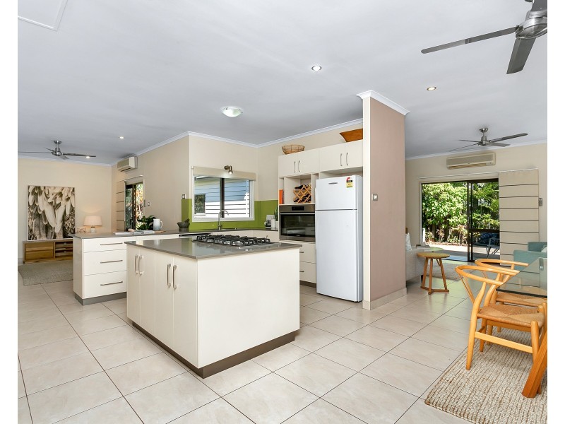 8 Sandpiper Court, Bayview Heights QLD 4868