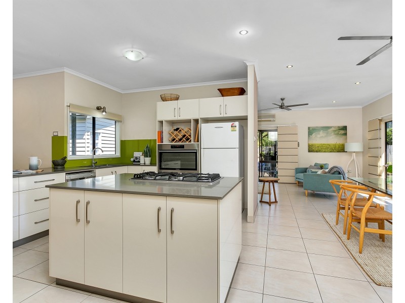 8 Sandpiper Court, Bayview Heights QLD 4868