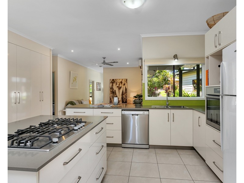 8 Sandpiper Court, Bayview Heights QLD 4868