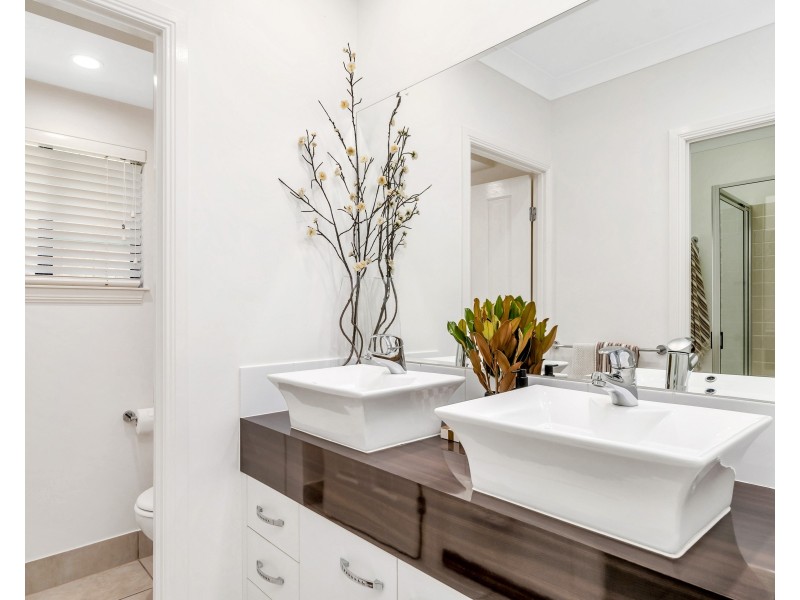 10 Senate Street, Bentley Park QLD 4869