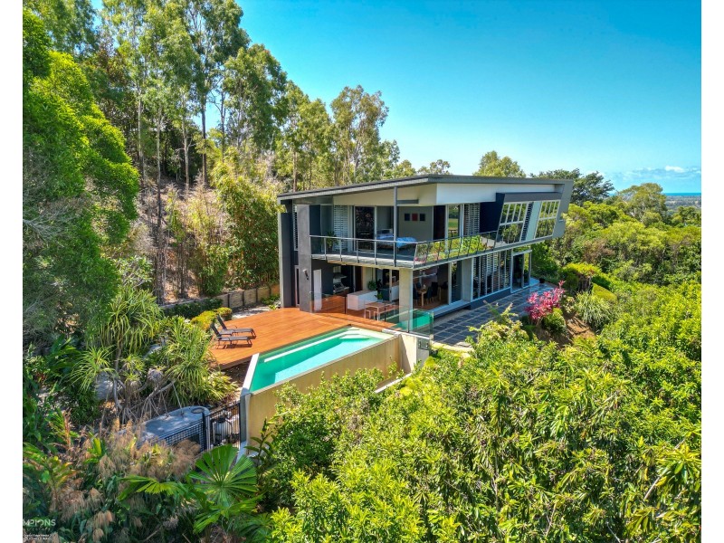 19 Buckinghamia Close, Redlynch QLD 4870