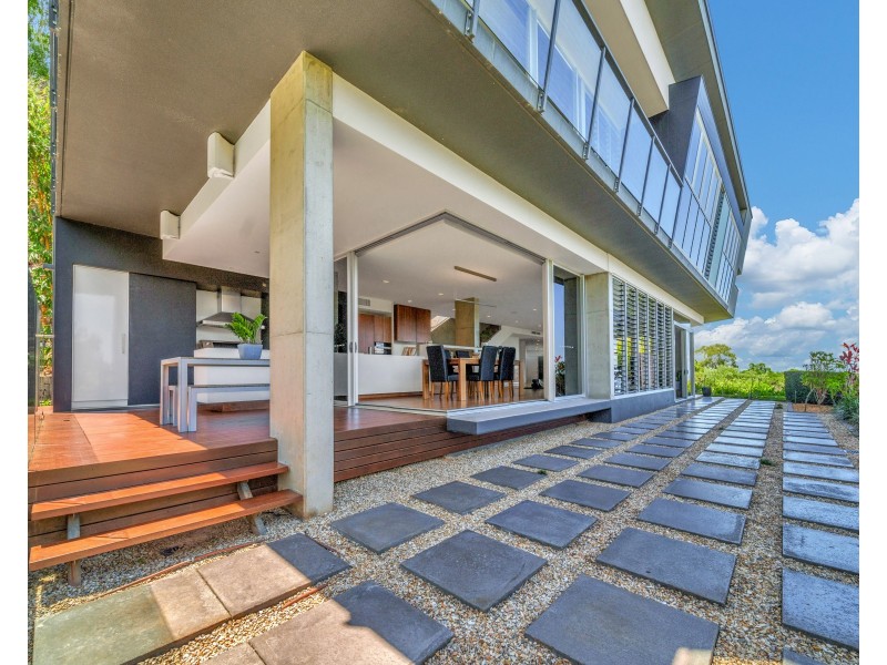 19 Buckinghamia Close, Redlynch QLD 4870