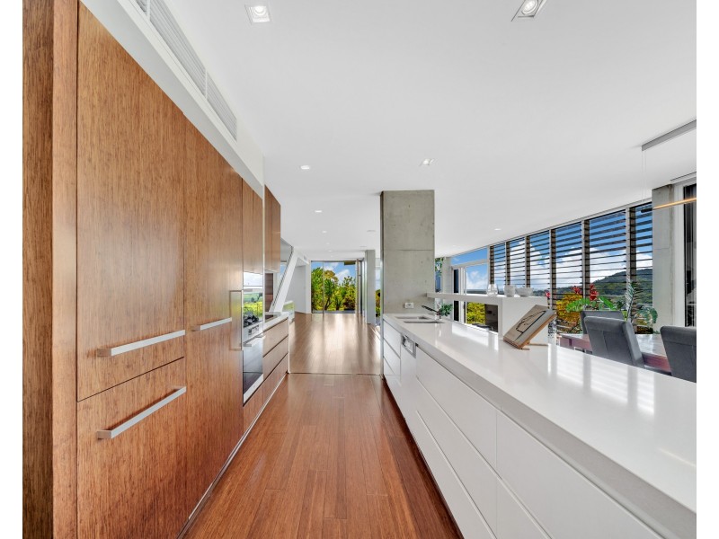 19 Buckinghamia Close, Redlynch QLD 4870