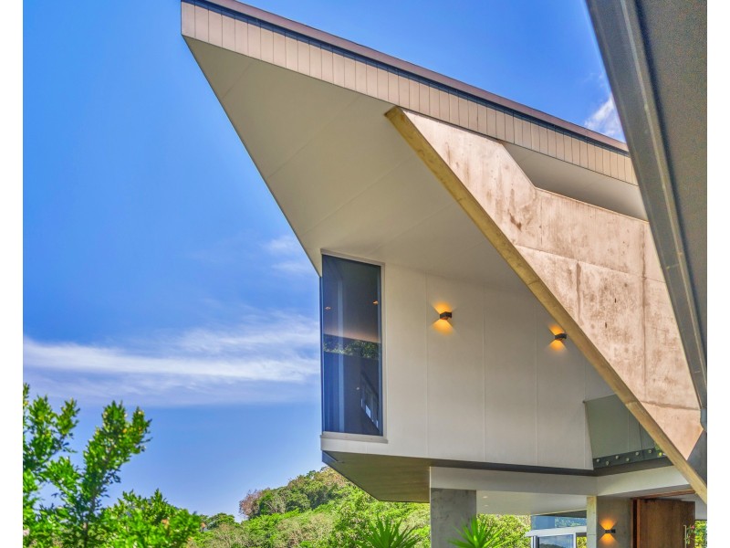 19 Buckinghamia Close, Redlynch QLD 4870