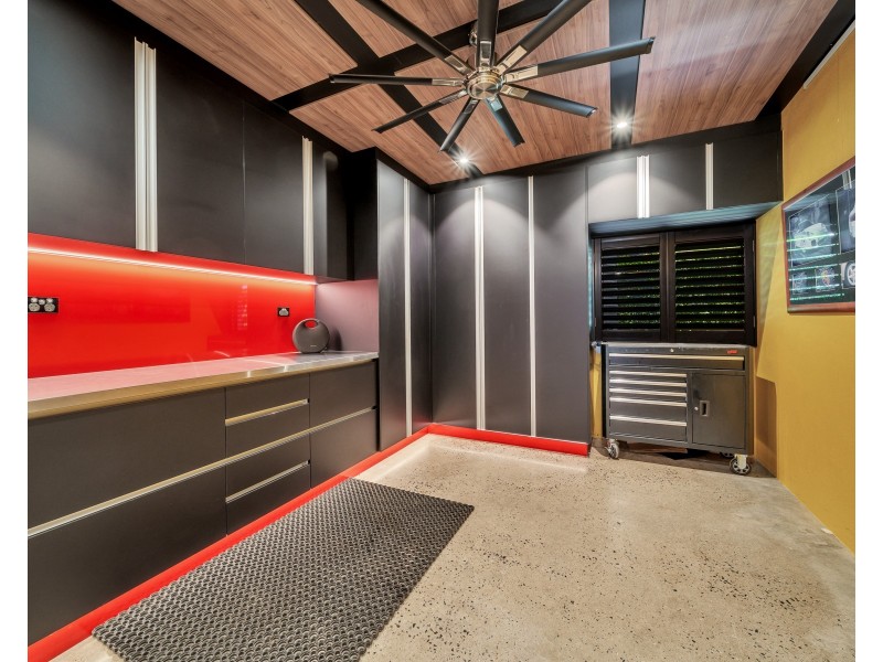 6 Strutton Place, Mooroobool QLD 4870