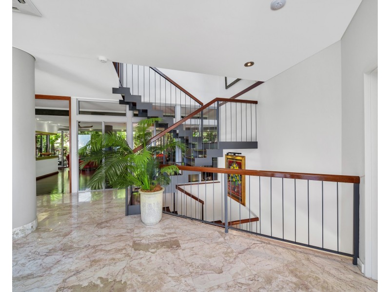 6 Strutton Place, Mooroobool QLD 4870