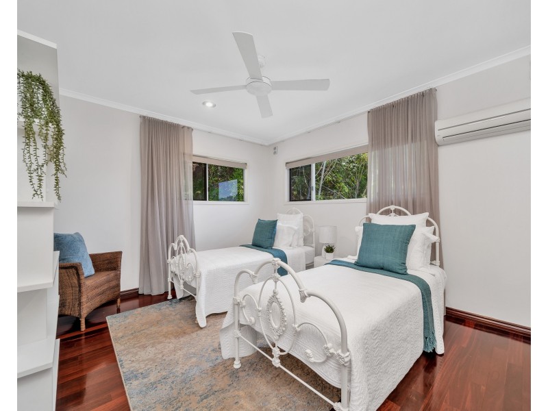 6 Strutton Place, Mooroobool QLD 4870