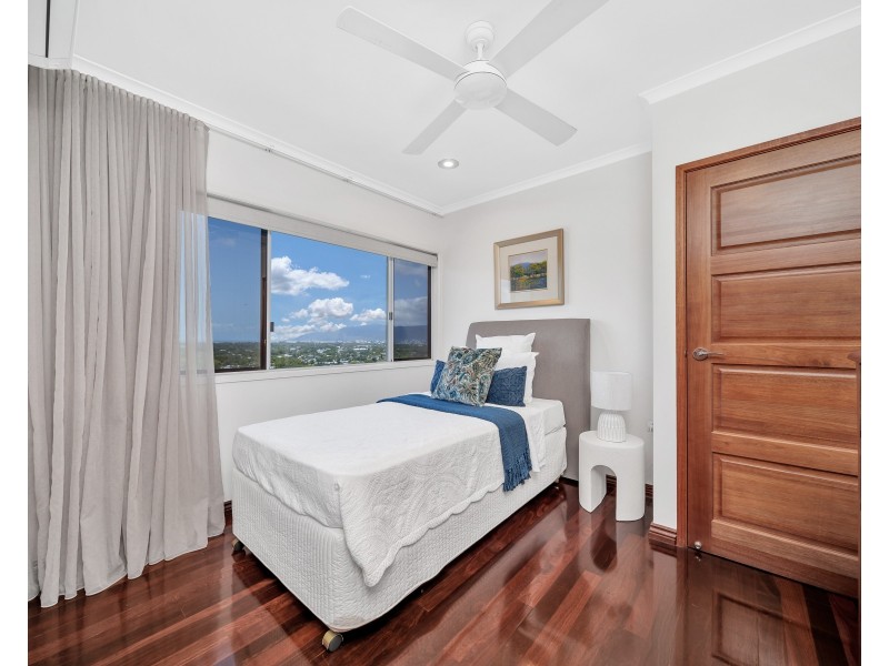 6 Strutton Place, Mooroobool QLD 4870